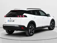 Usado Peugeot 2008 Allure 110 CV (80 kW) 2022 Blanco SUV