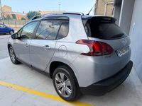 Usado Peugeot 2008 GT-line 110 CV (80 kW) 2017 Gris / plata SUV
