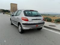 Usado Peugeot 206 70 CV (51 kW) 2002 Gris / plata Berlina
