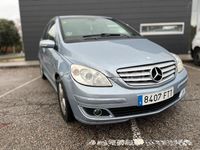 Usado Mercedes B200 140 CV (102 kW) 2006 Gris / plata Monovolumen