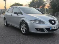 Usado Seat Leon Reference 105 CV (77 kW) 2009 Gris / plata Utilitario