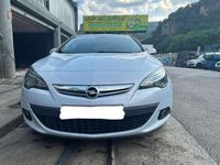 Usado Opel Astra GTC Sport 165 CV (121 kW) 2011 Azul Utilitario