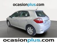 Usado Toyota Auris Live 90 CV (66 kW) 2011 Plateado Utilitario