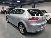 Usado Seat Leon Reference 105 CV (77 kW) 2011 Gris / plata Berlina