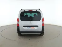 Usado Peugeot TePee 100 CV (73 kW) 2018 Gris Monovolumen