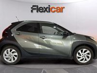 Usado Toyota Aygo X Play 72 CV (52 kW) 2022 Gris SUV