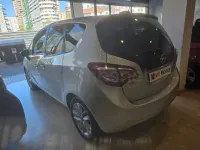 Usado Opel Meriva Selective 120 CV (88 kW) 2017 Gris / plata Monovolumen