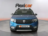 Usado Dacia Sandero Comfort 101 CV (74 kW) 2020 Azul Berlina