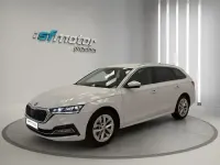 Usado Skoda Octavia Style 149 CV (109 kW) 2021 Blanco Familiar