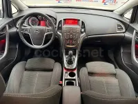 Usado Opel Astra Selective 140 CV (102 kW) 2012 Gris / plata Berlina