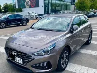 Usado Hyundai i30 116 CV (85 kW) 2021 Beige Berlina