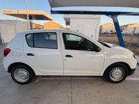 Usado Dacia Sandero Ambiance 75 CV (55 kW) 2014 Blanco Berlina