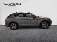 Usado Alfa Romeo Stelvio Sprint 160 CV (117 kW) 2023 Gris / plata SUV