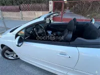Usado Peugeot 207 CC 120 CV (88 kW) 2010 Blanco Descapotable