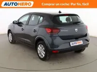 Usado Dacia Sandero Comfort 91 CV (66 kW) 2022 Gris Utilitario