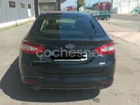 Usado Ford Mondeo Trend 120 HP (88 kW) 2016 Preto Sedan