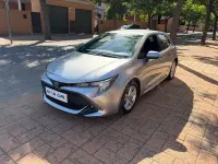 Usado Toyota Corolla Active 122 CV (89 kW) 2022 Gris / plata Berlina