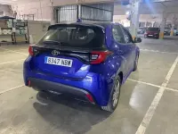 Usado Toyota Yaris Active 116 CV (85 kW) 2025 Azul Utilitario