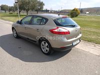 Usado Renault Mégane Dynamique 105 CV (77 kW) 2010 Beige Berlina