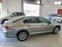 Usado VW Passat Executive 150 CV (110 kW) 2022 Plateado Familiar
