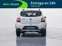 Usado Dacia Sandero Stepway 90 CV (66 kW) 2015 Blanco Utilitario