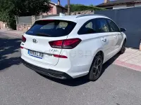 Usado Hyundai i30 136 CV (100 kW) 2021 Blanco Familiar
