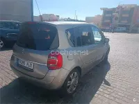 Usado Renault Grand Modus Evolution 100 CV (73 kW) 2012 Gris / plata Monovolumen