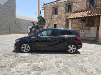 Usado Mercedes B200 136 CV (100 kW) 2014 Negro Utilitario