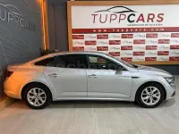 Usado Renault Talisman LIMITED 120 CV (88 kW) 2020 Gris / plata Berlina
