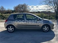 Usado Renault Clio II Authentique 70 CV (51 kW) 2009 Gris / plata Berlina