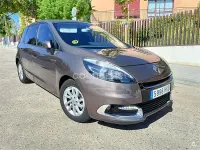 Usado Renault Scénic III Dynamique 130 CV (95 kW) 2012 Marrón Monovolumen