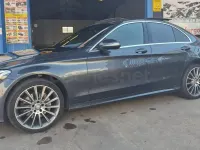 Usado Mercedes C220 AMG line 170 CV (125 kW) 2015 Gris / plata Berlina