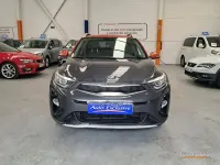 Usado Kia Stonic 120 CV (88 kW) 2018 Gris / plata SUV
