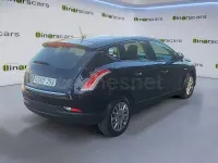 Usado Lancia Delta 165 CV (121 kW) 2009 Negro Utilitario