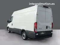 Usado Iveco Daily 156 CV (114 kW) 2023 Blanco Berlina