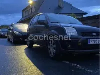 Usado Ford Fusion Trend 68 CV (50 kW) 2005 Negro Utilitario
