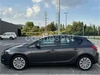 Usado Opel Astra Selective 115 CV (84 kW) 2015 Gris / plata Berlina