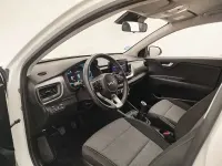 Usado Kia Stonic 101 CV (74 kW) 2025 Blanco SUV