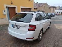 Usado Skoda Fabia Active 95 CV (69 kW) 2021 Blanco Utilitario