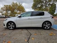 Usado Peugeot 308 Allure 130 CV (95 kW) 2019 Blanco Berlina
