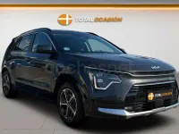 Usado Kia Niro 141 CV (103 kW) 2022 Gris / plata SUV