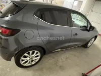 Usado Renault Clio IV Zen 90 CV (66 kW) 2019 Gris / plata Berlina