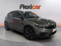 Usado Fiat Tipo Cross 131 CV (96 kW) 2022 Gris Berlina