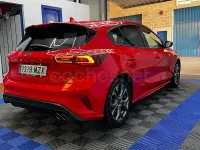 Usado Ford Focus ST-Line 125 CV (91 kW) 2025 Rojo Berlina
