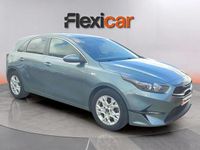 Usado Kia Ceed 101 CV (74 kW) 2022 Verde Utilitario