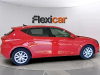 Usado Seat Leon Style 130 CV (95 kW) 2020 Rojo Berlina