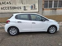 Usado Peugeot 208 Style 82 CV (60 kW) 2017 Blanco Utilitario