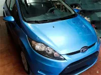 Usado Ford Fiesta Trend 68 CV (50 kW) 2010 Azul Berlina