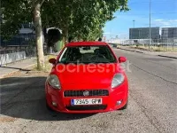 Usado Fiat Grande Punto Sport 95 CV (69 kW) 2009 Rojo Utilitario