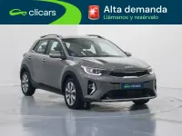 Usado Kia Stonic 120 CV (88 kW) 2022 Verde SUV